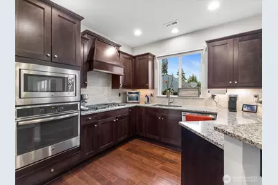 8214 NE 163rd Place, Kenmore, WA 98028 - Photo 9