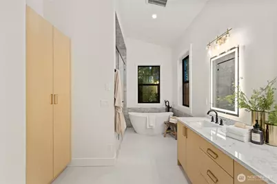 16654 NE 12th Street, Bellevue, WA 98008 - Photo 25