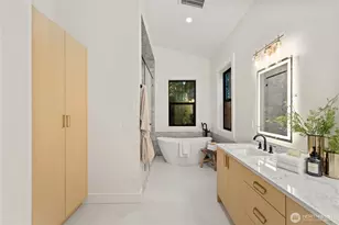 16654 NE 12th St, Bellevue, WA 98008 - Photo 25