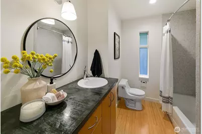 2411 4th Avenue W, Seattle, WA 98119 - Photo 17