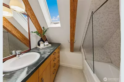 2411 4th Avenue W, Seattle, WA 98119 - Photo 25