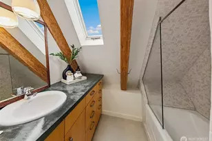 2411 4th Ave W, Seattle, WA 98119 - Photo 25