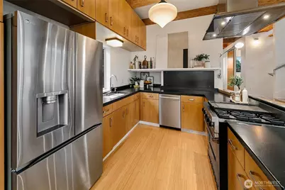 2411 4th Avenue W, Seattle, WA 98119 - Photo 11