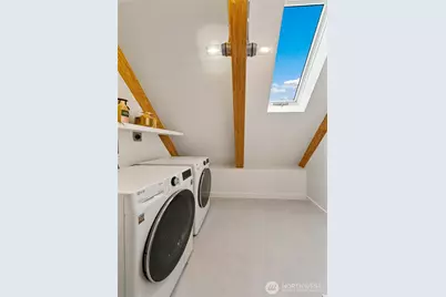 2411 4th Avenue W, Seattle, WA 98119 - Photo 25