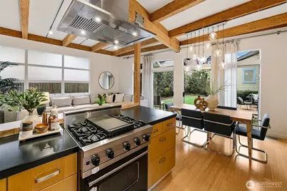 2411 4th Avenue W, Seattle, WA 98119 - Photo 9