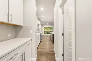 12055 SE May Creek Park Dr, Newcastle, WA 98056 - Photo 11