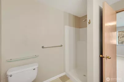 1051 Madison Avenue N, Bainbridge Island, WA 98110 - Photo 17