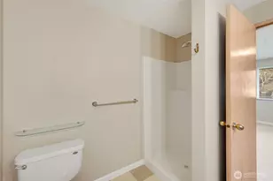 1051 Madison Ave N, Bainbridge Island, WA 98110 - Photo 17