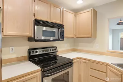 1051 Madison Avenue N, Bainbridge Island, WA 98110 - Photo 29