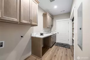 8127 Coyote Spgs Ln, Sedro Woolley, WA 98284 - Photo 25