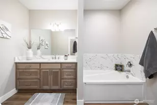 8127 Coyote Spgs Ln, Sedro Woolley, WA 98284 - Photo 29