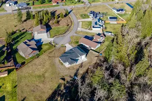 8127 Coyote Spgs Ln, Sedro Woolley, WA 98284 - Photo 3