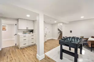 8226 Meridian Ave N, Seattle, WA 98103 - Photo 21