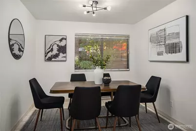 12517 NE 23rd Place #B4, Bellevue, WA 98005 - Photo 11