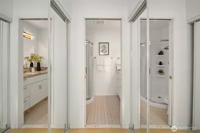 12517 NE 23rd Place #B4, Bellevue, WA 98005 - Photo 13