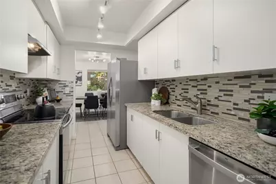 12517 NE 23rd Place #B4, Bellevue, WA 98005 - Photo 9