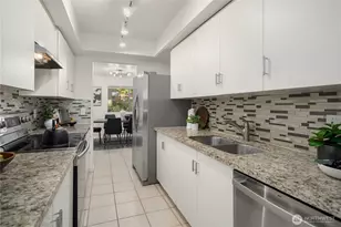 12517 NE 23rd Pl, Bellevue, WA 98005 - Photo 9