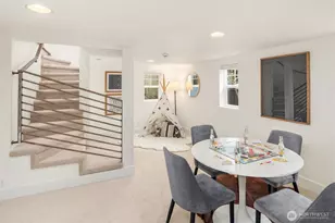 336 N 70th St, Seattle, WA 98103 - Photo 23