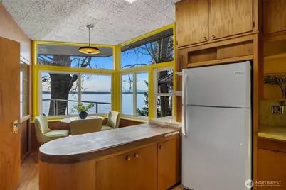 2557 Perkins Lane W, Seattle, WA 98199 - Photo 13