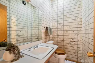 2557 Perkins Ln W, Seattle, WA 98199 - Photo 17