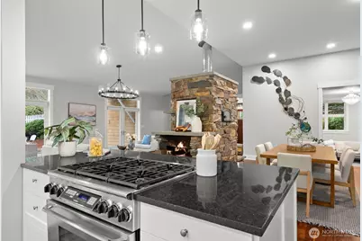 8803 NE Koura Road, Bainbridge Island, WA 98110 - Photo 15