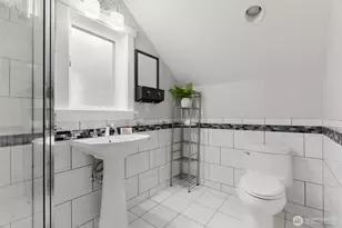 8803 NE Koura Rd, Bainbridge Island, WA 98110 - Photo 33