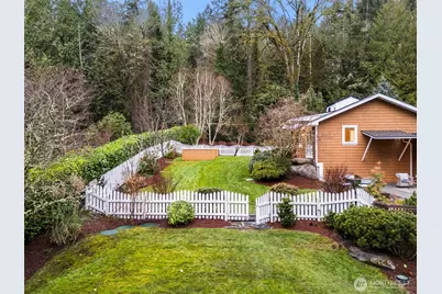 8803 NE Koura Road, Bainbridge Island, WA 98110 - Photo 35