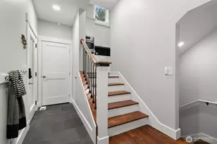 8803 NE Koura Rd, Bainbridge Island, WA 98110 - Photo 25