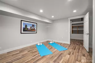 8803 NE Koura Rd, Bainbridge Island, WA 98110 - Photo 29