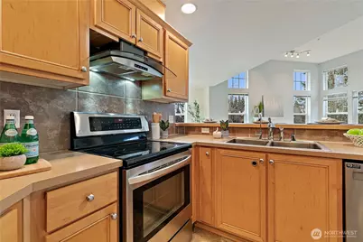 22639 NE Alder Crest Drive #202, Redmond, WA 98053 - Photo 11