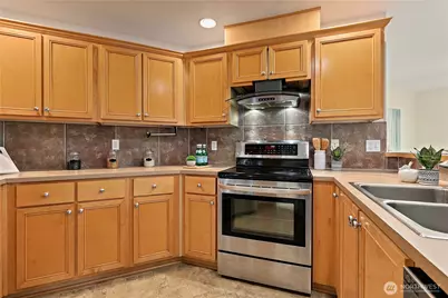 22639 NE Alder Crest Drive #202, Redmond, WA 98053 - Photo 9