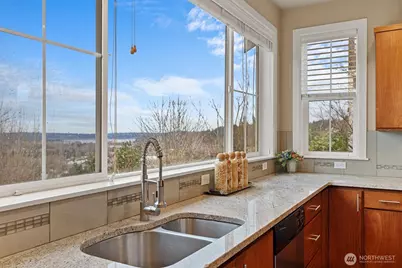 879 3rd Avenue NE, Issaquah, WA 98029 - Photo 3