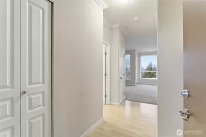 225 Logan Avenue S #319, Renton, WA 98057 - Photo 3