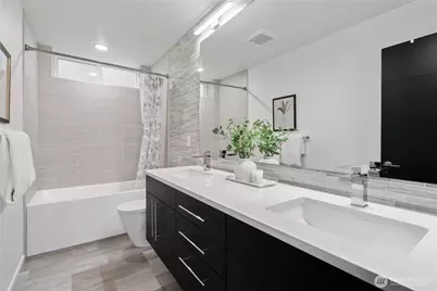 8613 23rd Avenue NE #B, Seattle, WA 98115 - Photo 23