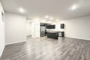 11008 188 St E, Puyallup, WA 98374 - Photo 5