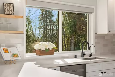 13517 246th Avenue SE, Issaquah, WA 98027 - Photo 9