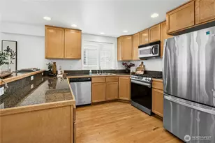 8832 Midvale Ave N, Seattle, WA 98103 - Photo 15