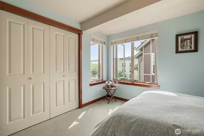 718 Nob Hill Avenue N #A, Seattle, WA 98109 - Photo 29