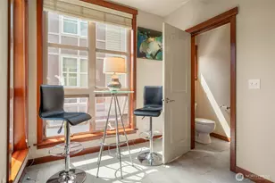 718 Nob Hill Ave N, Seattle, WA 98109 - Photo 15