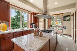 718 Nob Hill Ave N, Seattle, WA 98109 - Photo 5