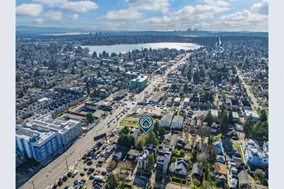946 N 86th Street, Seattle, WA 98103 - Photo 3