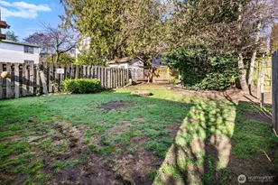 946 N 86th St, Seattle, WA 98103 - Photo 17