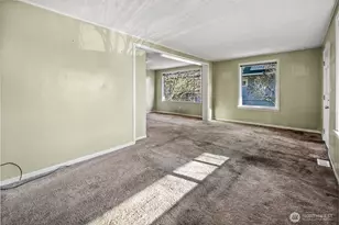 946 N 86th St, Seattle, WA 98103 - Photo 11