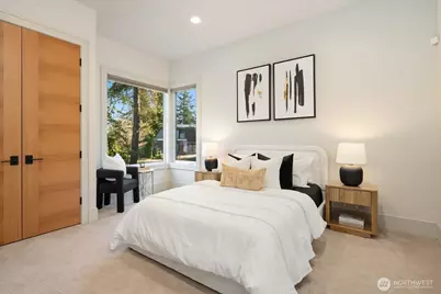 1717 99th Avenue NE, Bellevue, WA 98004 - Photo 5