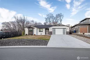 271 NW Chinook Wy, East Wenatchee, WA 98802 - Photo 5