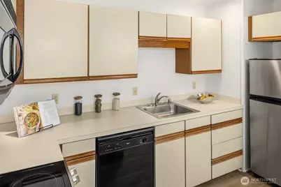 57 Etruria Street #201, Seattle, WA 98109 - Photo 15