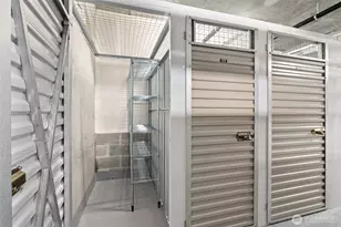 10232 NE 10th St, Bellevue, WA 98004 - Photo 35