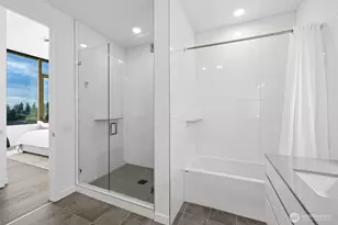 10232 NE 10th St, Bellevue, WA 98004 - Photo 17