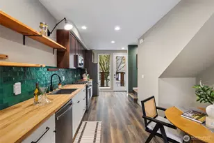 302 N 107th St, Seattle, WA 98133 - Photo 9