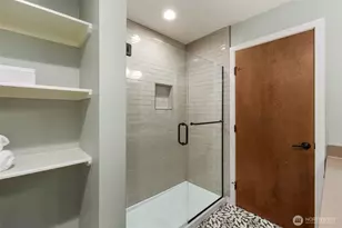 302 N 107th St, Seattle, WA 98133 - Photo 21